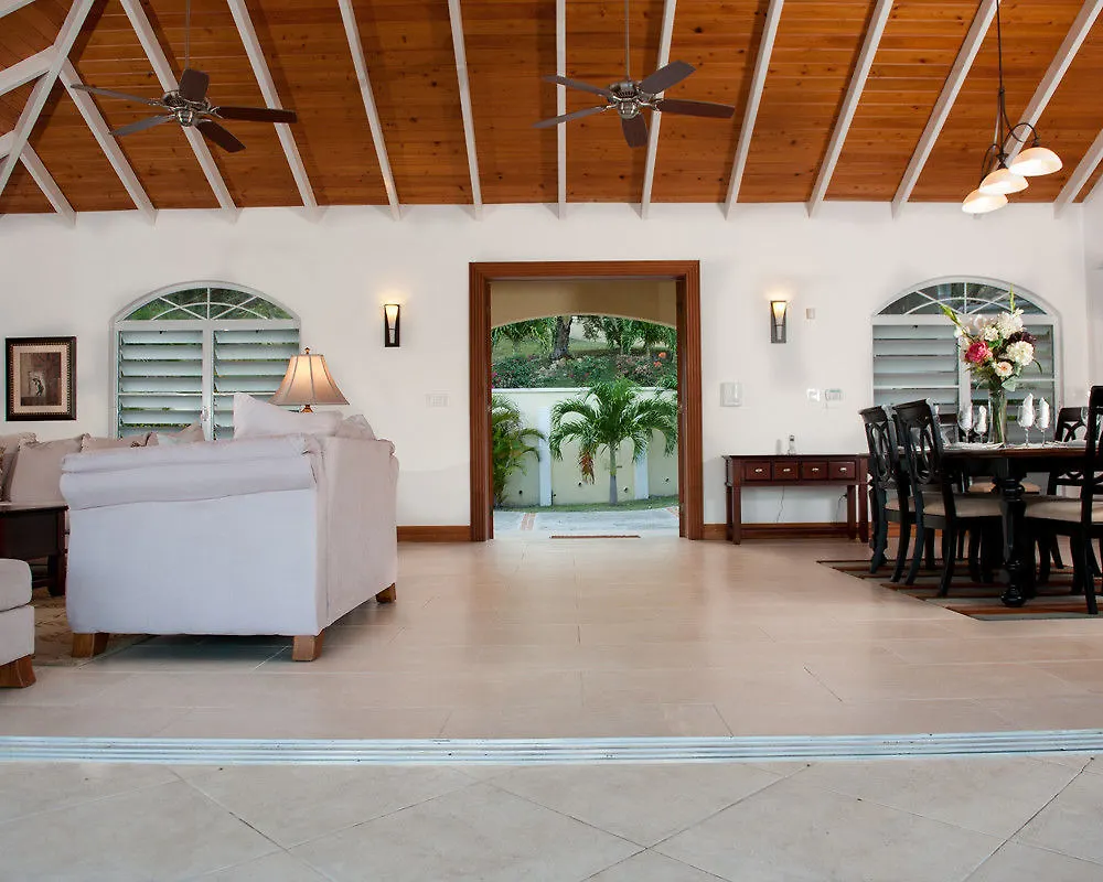Hotel Cashmere Villa Freetown Village