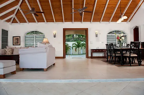 Cashmere Villa Freetown Village Hotel