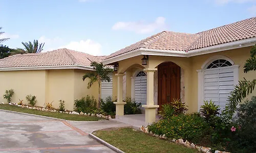 Hotel Cashmere Villa Freetown Village